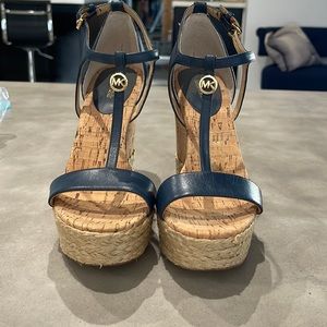 Brand new Michael kors navy platform heels